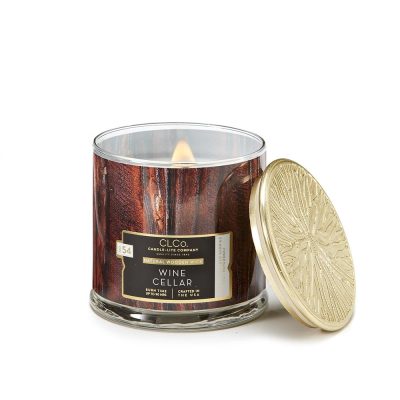 VELA 14 OZ TAPA DORADA PABILO EN MADERA WINE CELLAR CANDLE LITE (4330667)